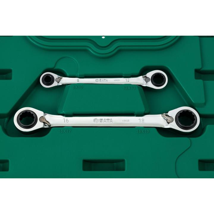 Image of 32 Pc. 1/2" Drive 6 and 12 Point Metric Socket Set - SATA